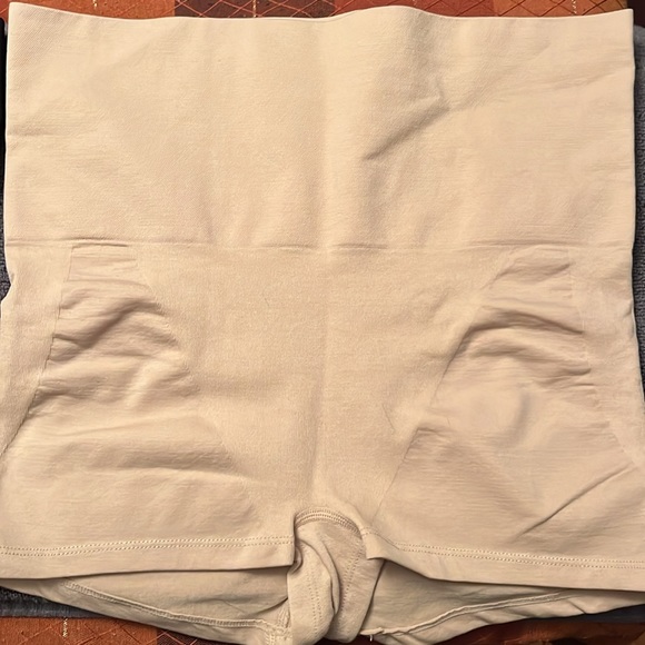 NWOT*2 for 1* MeMoi SLIMME HIGH-WAISTED SHAPING BOYSHORTS - Beige and Black, 1X - Picture 2 of 5